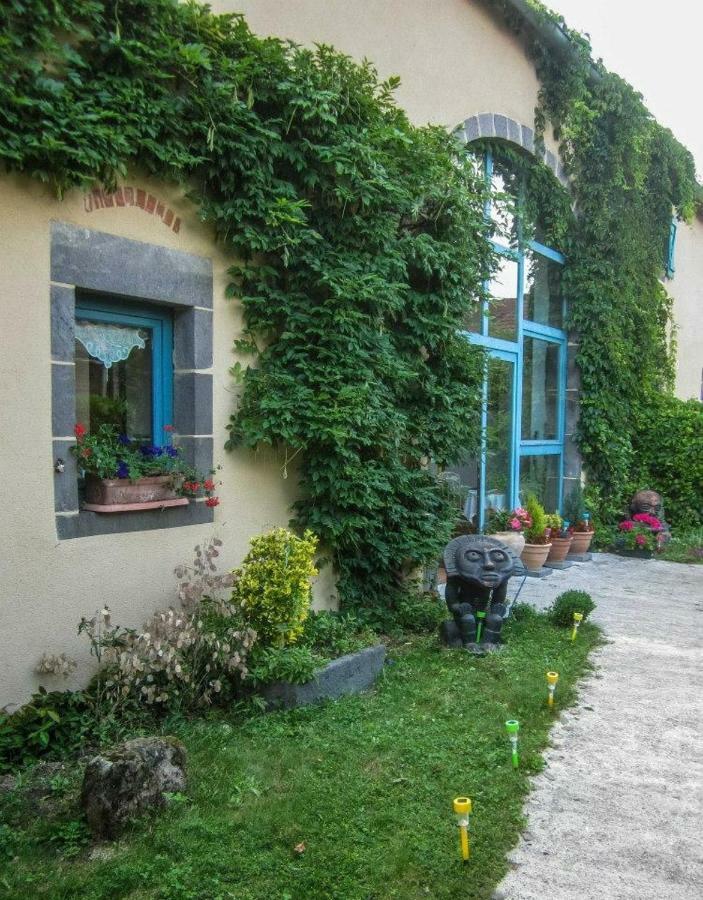 Chambres d'hôtes le Peyroux Montcel (Puy-de-Dome) Exterior foto